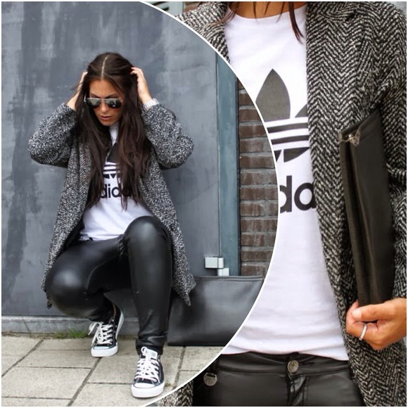 *Sold* White Adidas Trefoil Logo Graphic Tee - Picture 6 of 6